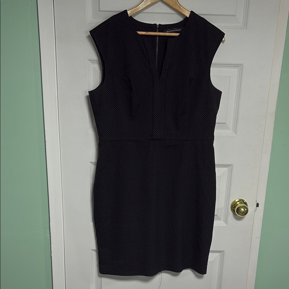 Black Sleeveless V-Neck Sheath Mini Dress